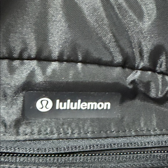 lululemon athletica Black Quilted Crossbody Bag - Picture 2 of 5